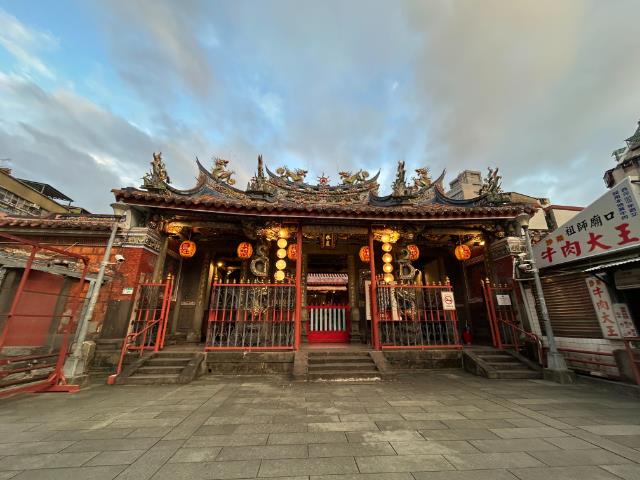 台北晶麒高樓景觀,台北市萬華區康定路