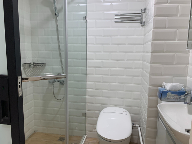 機場捷運華廈美裝,台北市松山區民族東路