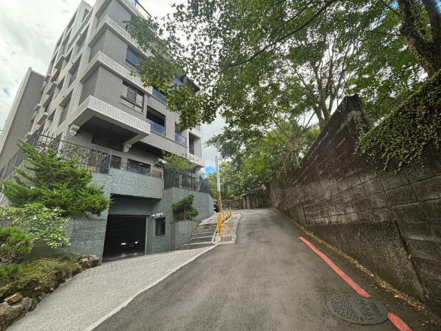 陽明山-菁山邸全新+車位(二)