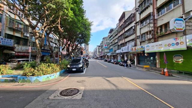 三重捷運商圈三角店面,新北市三重區仁愛街