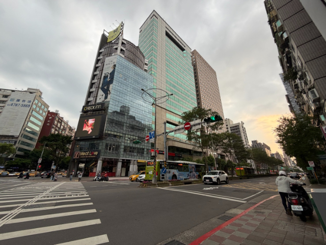 信基大樓世界金融車位,台北市信義區信義路四段